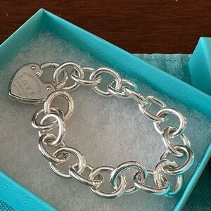 Return to Tiffany Heart lock bracelet silver